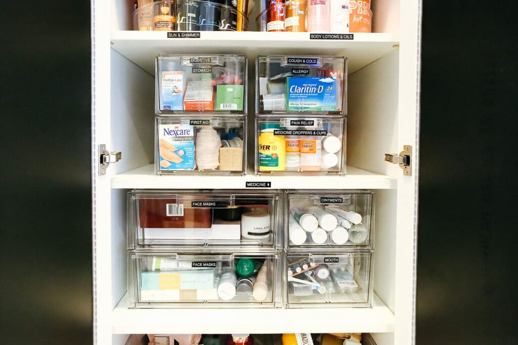 An organized bathroom