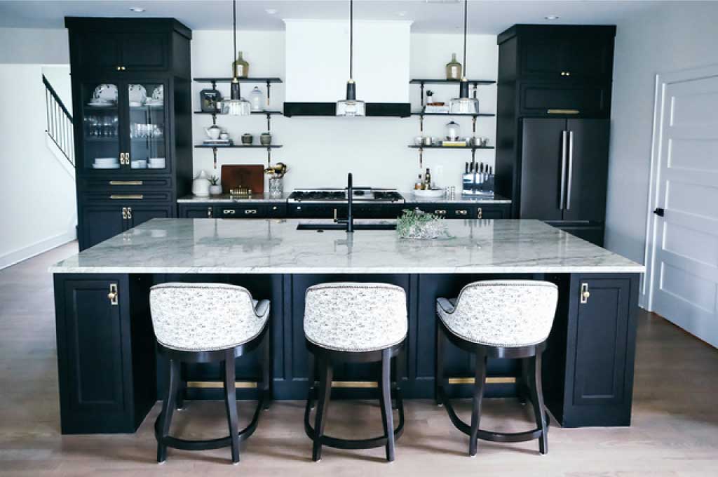Organized kitchen after a sports relocation with Systems by Susie